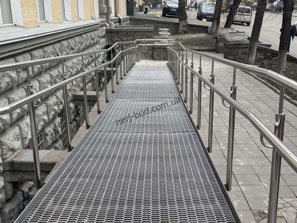 Огородження пандусів з нержавіючої сталі Огородження пандусів з нержавіючої сталі фото-2