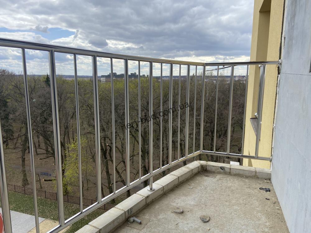 Перила на балкон з нержавіючої сталі Перила на балкон з нержавіючої сталі