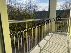 Перила на балкон з нержавіючої сталі фото