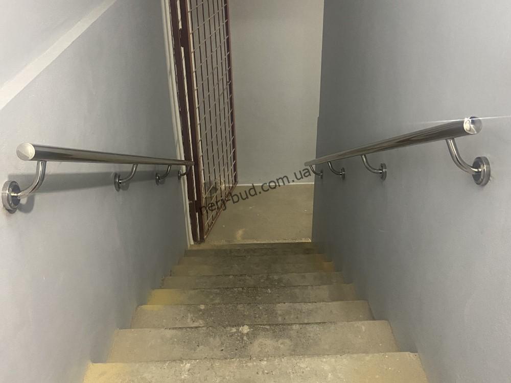 Перила з нержавійки пристінний поручень D42 Перила з нержавійки пристінний поручень фото 3