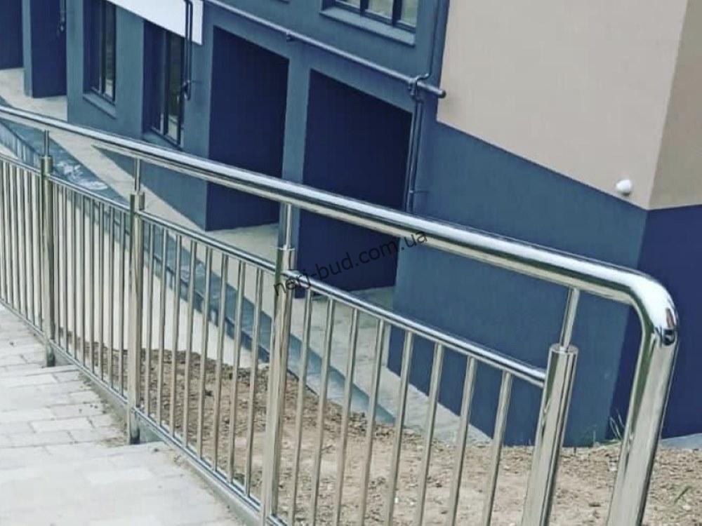 Огородження для сходів фото